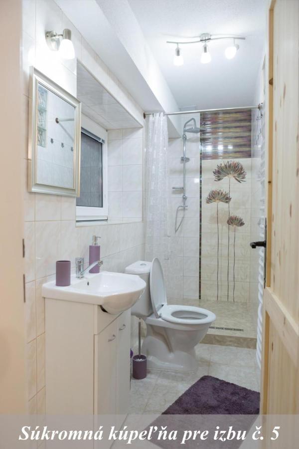 Ubytovanie Adina Poltar Exterior foto